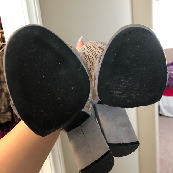 Super cute woven gray wedges❕❕❕ - Picture 3 of 6